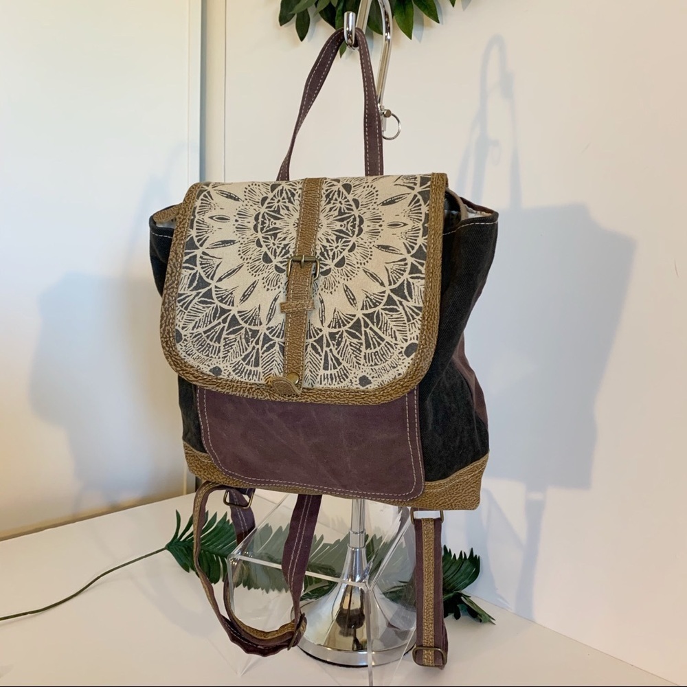 Myra Daisy Delight Vintage Canvas Leather Backpack bag! - Picture 2 of 5
